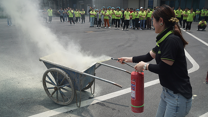 ��˾�_չ������ȫ��(y��ng)���ݾ����(d��ng)